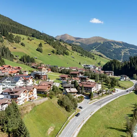 Luxner アパート *